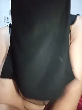 -Batta- Adlı Modelin Canlı Sohbet Odası