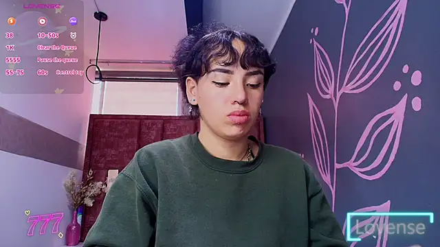Kiara_Fox__ লাইভ চ্যাট রুম
