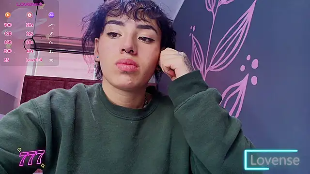 Онлайн чат Kiara_Fox__