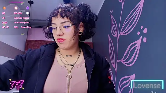 Sala de chat ao vivo de Kiara_Fox__