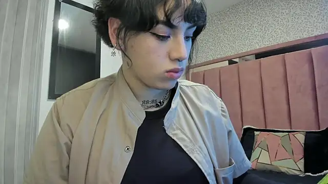 Sala de chat ao vivo de Kiara_Fox__