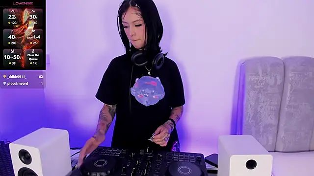 doll__bella's Live Chat Room