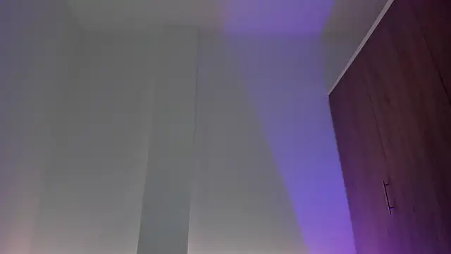 litle_slut Adlı Modelin Canlı Sohbet Odası