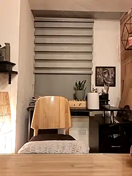 غرفة دردشة Magenta_Moon المباشرة