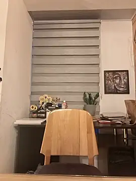 חדר צ'אט בשידור חי של Magenta_Moon