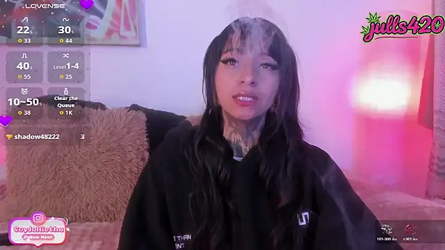 Živá chatovací místnost Julls420_