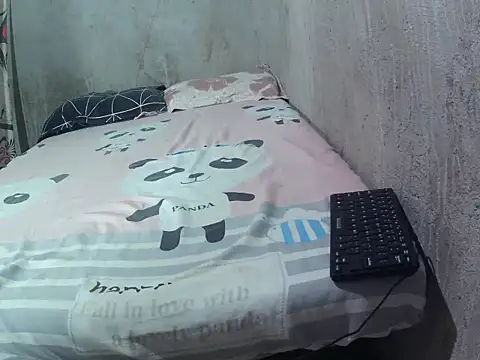 חדר צ'אט בשידור חי של WetCreamyPusy4u