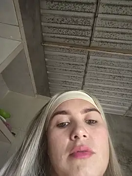 חדר צ'אט בשידור חי של Charlott_smi