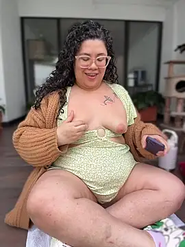 CurlyMilf_Vannexxxa 실시간 채팅방