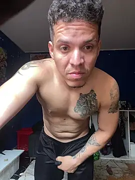 Pokazy przed seks kamerką na żywo – latino30