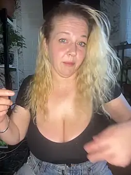 JenniferCarmen Adlı Modelin Canlı Sohbet Odası