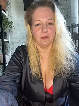 JenniferCarmen's Live Chat Room