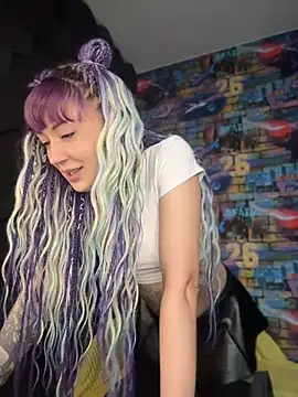 Tattoo__Moon Adlı Modelin Canlı Sohbet Odası