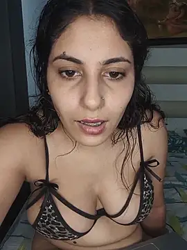 SubmissiveKaur – live chatrum
