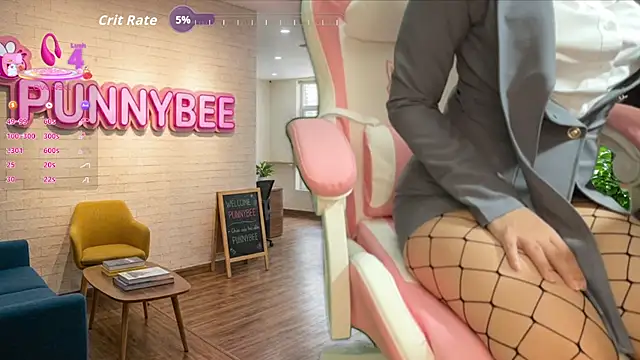 Punnybee Adlı Modelin Canlı Sohbet Odası