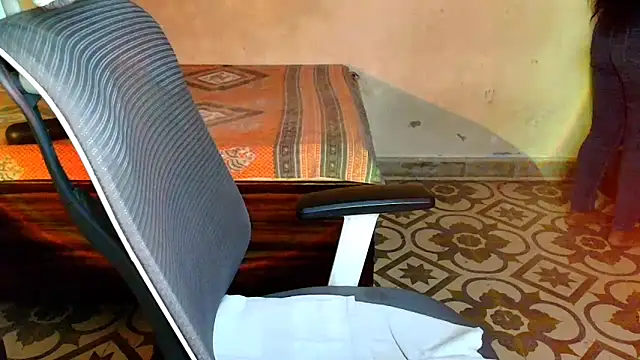 Sala de chat ao vivo de HEZALNUT