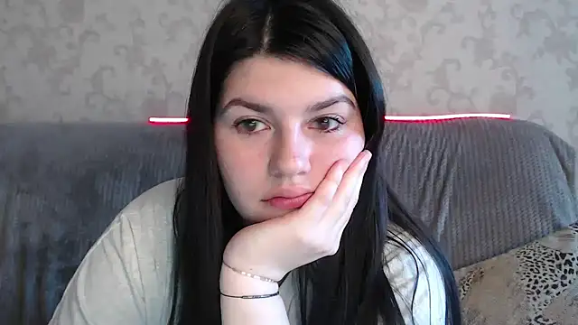 KisaModel Adlı Modelin Canlı Sohbet Odası
