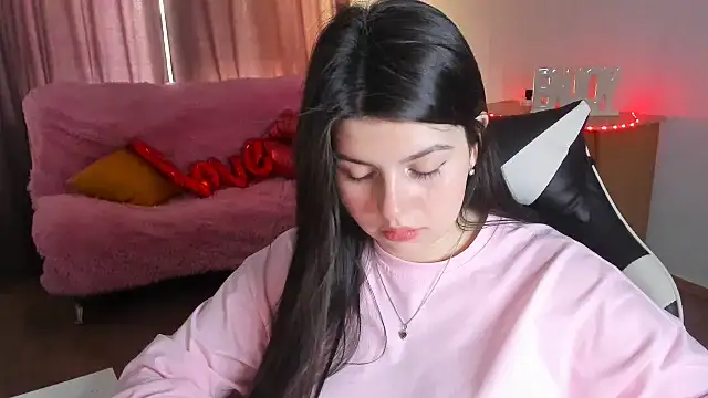 KisaModel's Live Chat Room