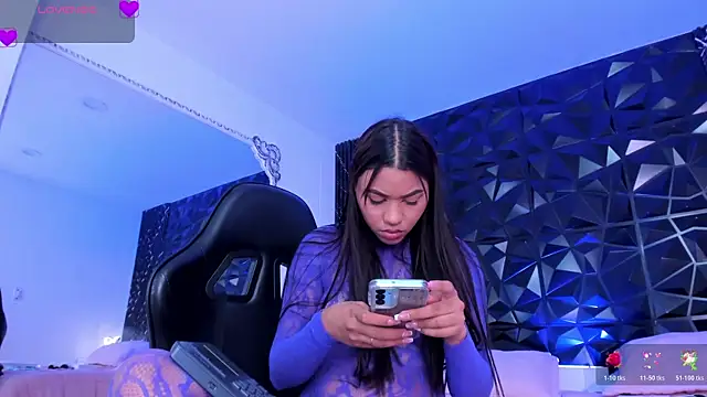 AriadnaLoren Adlı Modelin Canlı Sohbet Odası