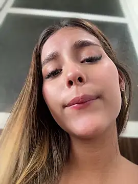 Valeria-escobar Adlı Modelin Canlı Sohbet Odası