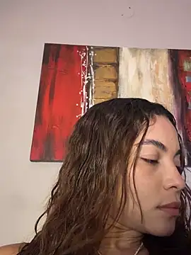 חדר  צ'אט בשידור חי של AkiraY10