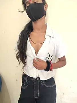 jaanvi-Rani Adlı Modelin Canlı Sohbet Odası