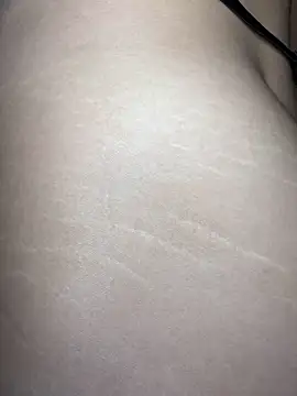 חדר צ'אט בשידור חי של _HornySub