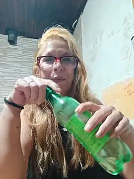 Chat soba uživo modela cari75