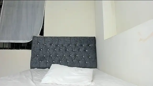 Melany_curt Adlı Modelin Canlı Sohbet Odası