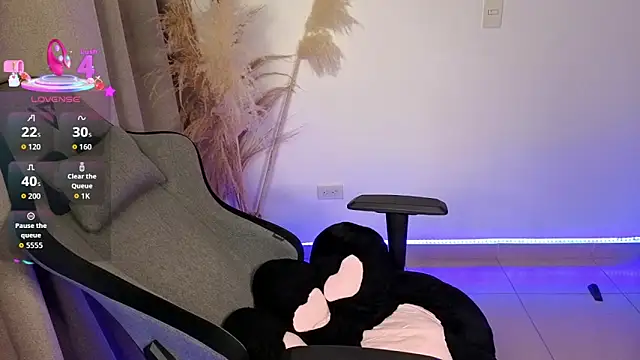 חדר צ'אט בשידור חי של chloebum_