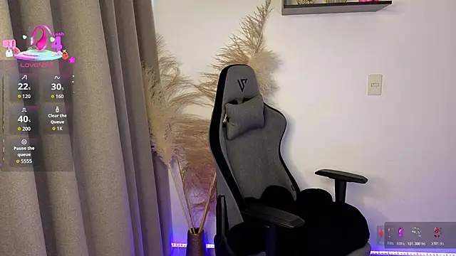 חדר צ'אט בשידור חי של chloebum_