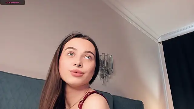 YvonneRobes' Live Sex Cam Show