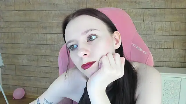 ArinaKubrick Cameră chat live