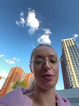 הופעת סקס קאם בשידור חי של SunnyShiney