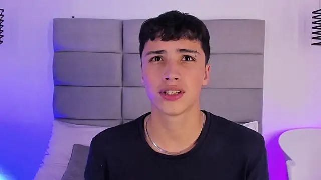 JoshClaarktt Pertunjukan Kamera Seks Langsung