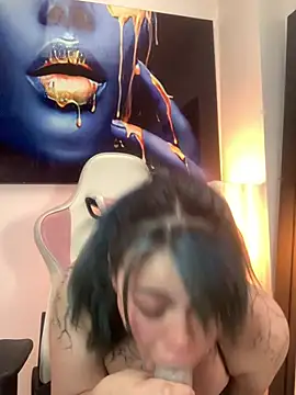 AylinCollins 现场聊天室