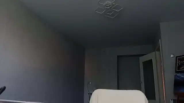 Alice_newhome's Live Chat Room