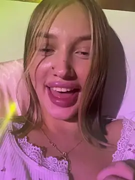 Chat ao vivo de Alisa-Wet