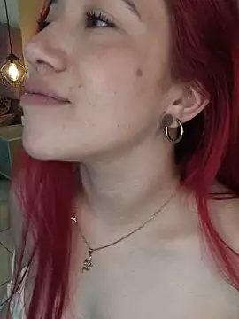Celestee15_'s Live Chat Room