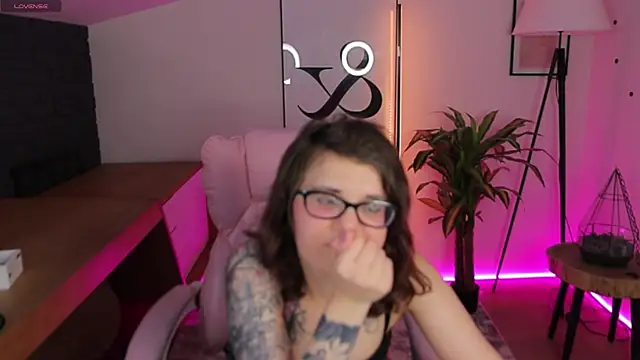 חדר צ'אט בשידור חי של Ariell_Mini