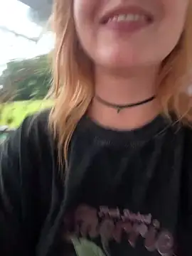 CherryyCheeks' Live Chat Room