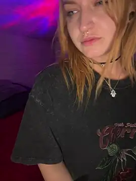 CherryyCheeks Adlı Modelin Canlı Sohbet Odası