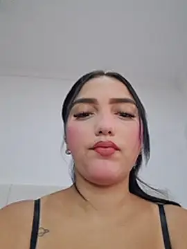Chat soba uživo modela Mia_em