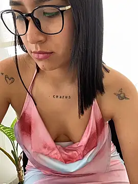 Val12777 – live chatrum