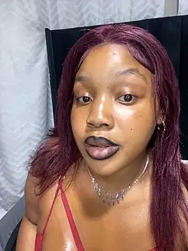 Phòng Chat Trực Tiếp THICKBARBIE32