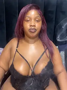Živá chatovací místnost THICKBARBIE32