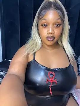 THICKBARBIE32 élő chatszobája