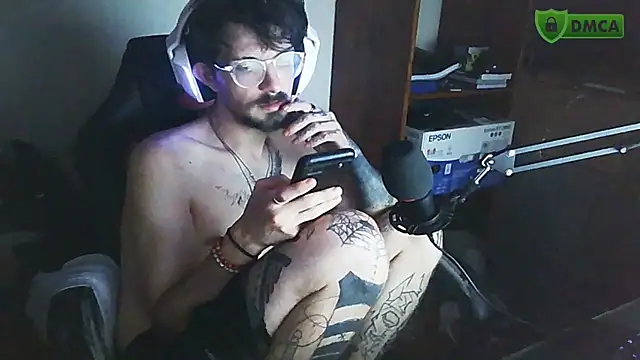 atreus69big Adlı Modelin Canlı Sohbet Odası