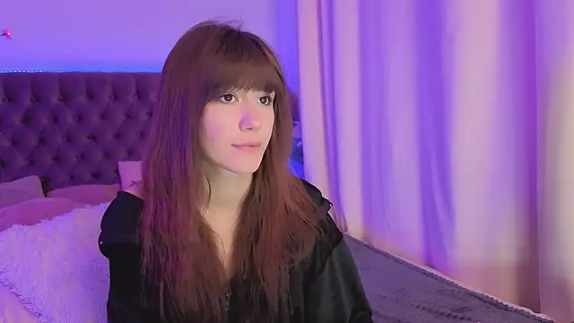 MilanaHotts Chat Room in diretta