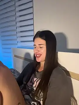 חדר צ'אט בשידור חי של Lira_Fayeee
